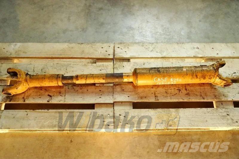 CASE 621C Mosty, wały i osie
