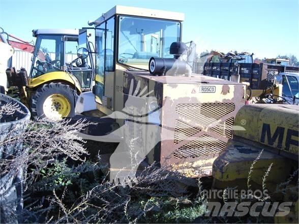 Rosco RB48 Zamiatarki - Zgarniarki - Odśnieżarki