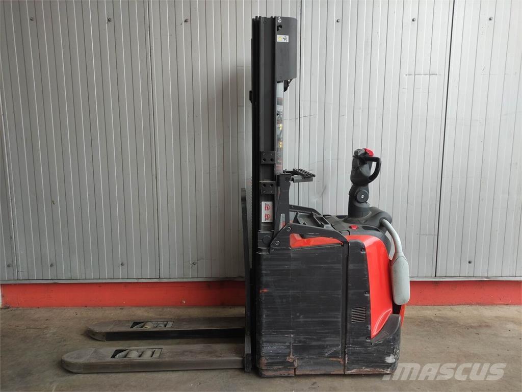 BT SPE 120 Wózki widłowe unoszące z dyszlem