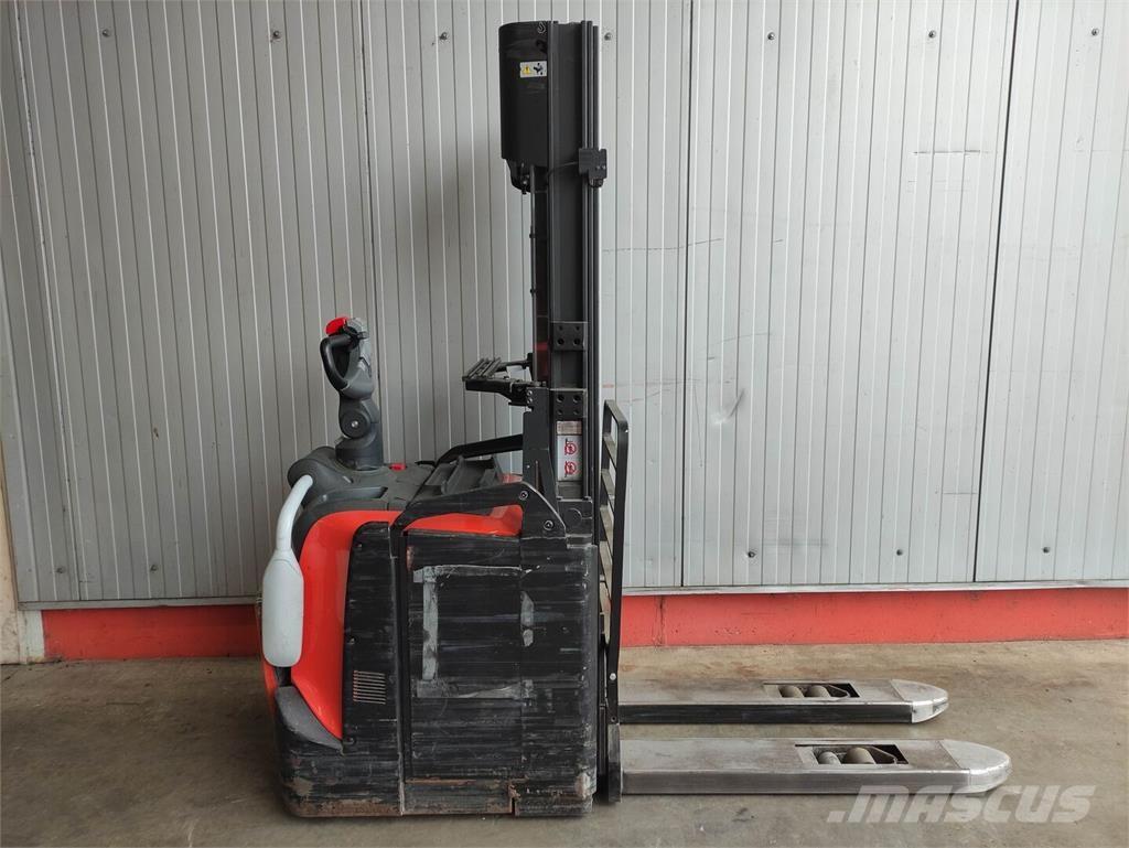 BT SPE 120 Wózki widłowe unoszące z dyszlem