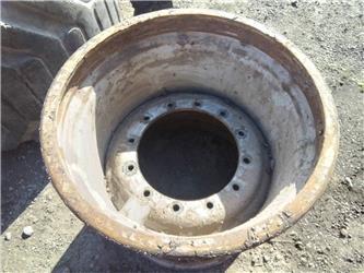 Komatsu 895 26x28,5