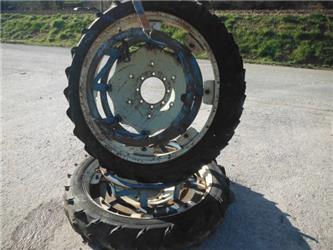 Dunlop 9.5R44