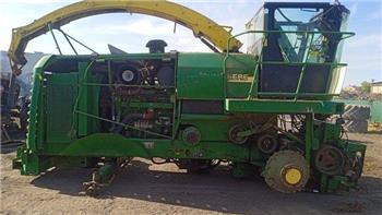 John Deere 7300   flywheel