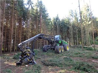 John Deere 1470E