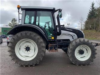 Valtra N121 Tractor