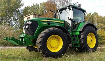 John Deere 7830