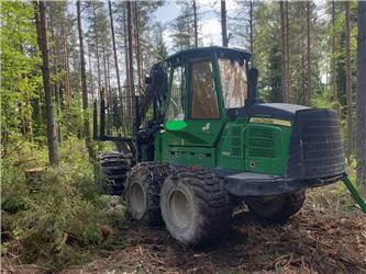 John Deere 1110E