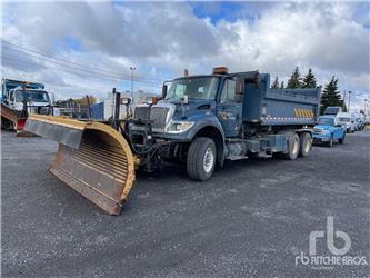 International 7600 SFA