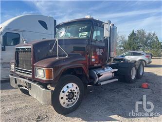 Mack CH613