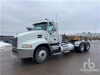 Mack CXU600