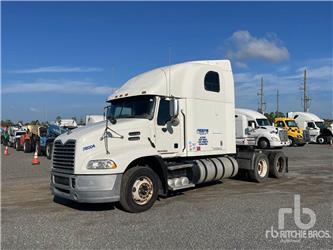 Mack CXU613