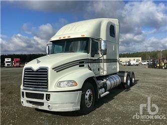 Mack CXU613 PINNACLE