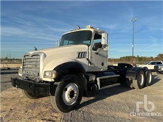 Mack GU713