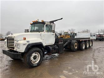 Mack RD688S