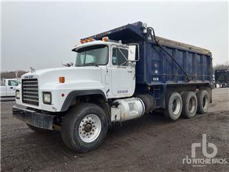 Mack RD688S