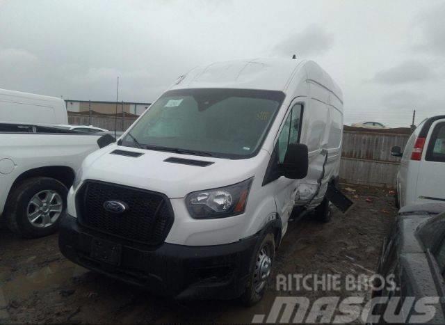 Ford Transit T-250 Busy / Vany