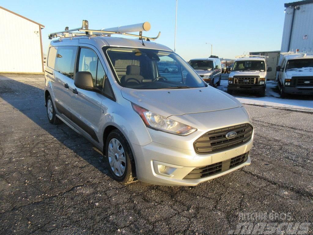 Ford Transit Connect Van Busy / Vany
