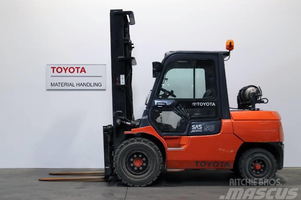 Toyota 7FGA50 Wózki LPG
