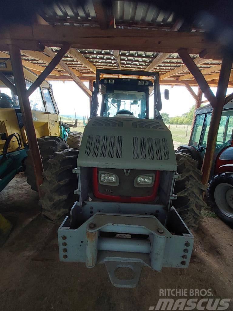 Valtra T131 Tractors