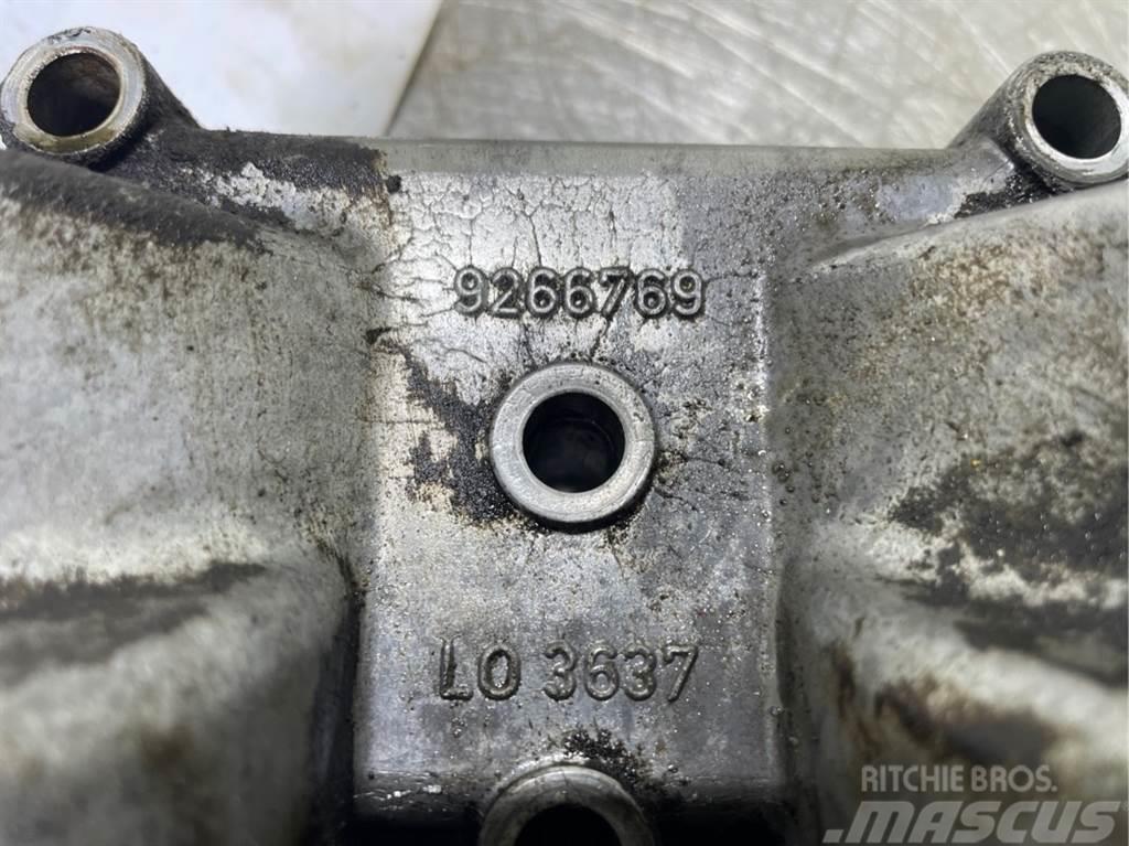 Liebherr L544-9266769-Oil filter bracket/Oelfilterkonsole Silniki