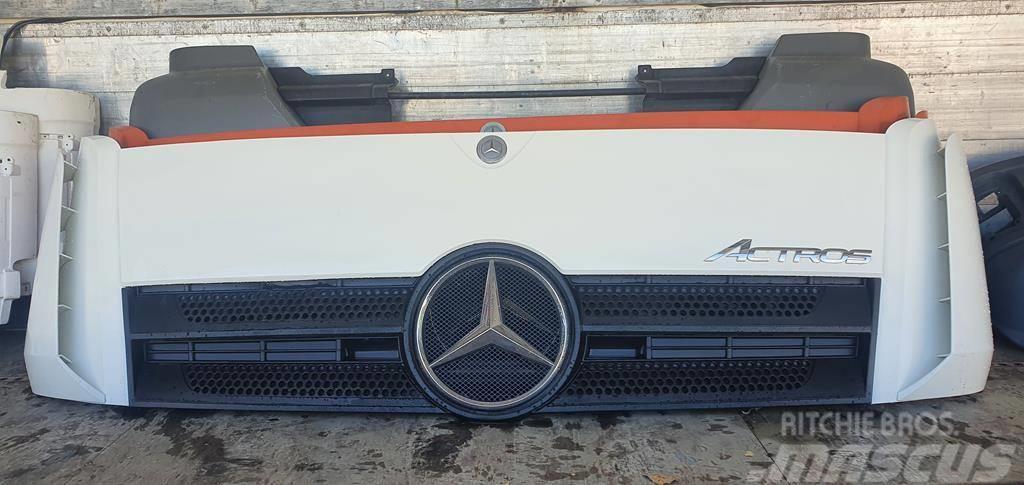 Mercedes-Benz Actros Kabiny i wnętrze
