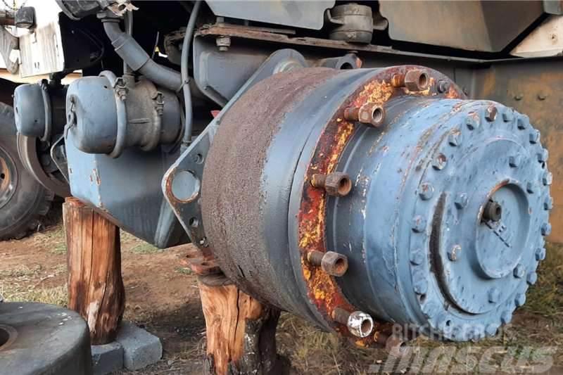 Bell 1226 Haulage Tow Tractor Rear Diff Inne