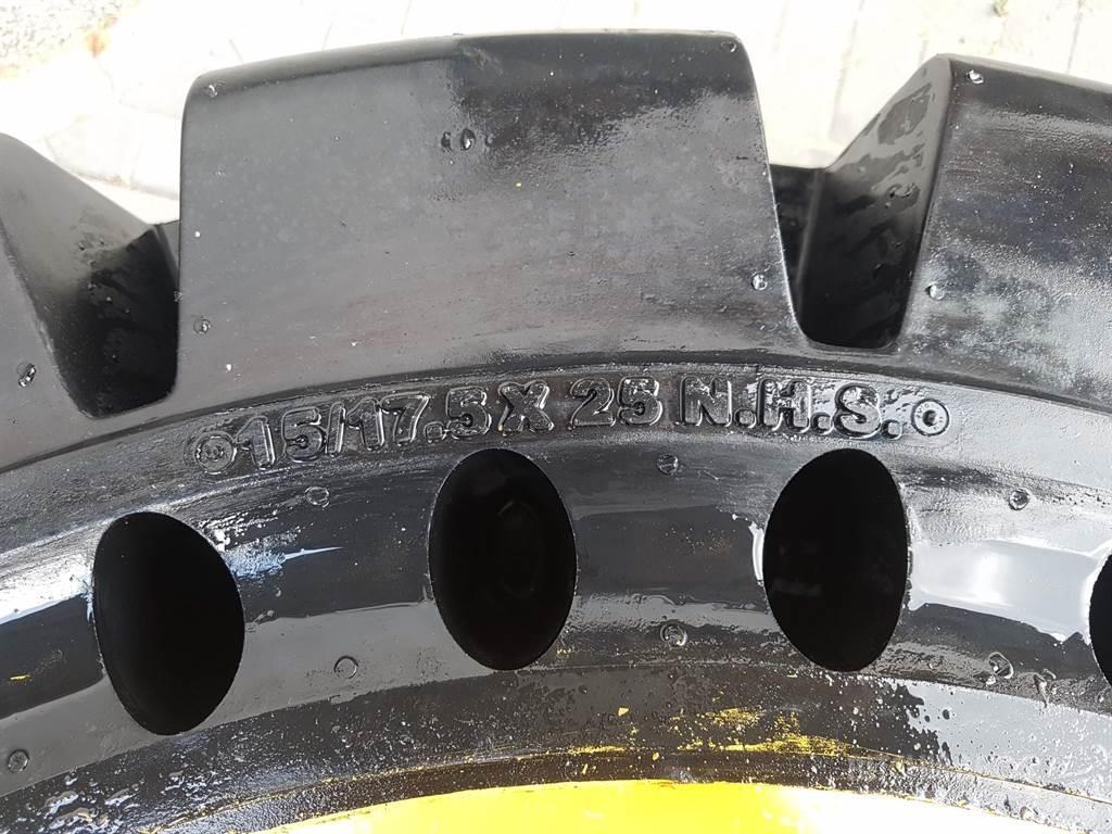 CAT 910/914 - 447-1131 - Tyre/Reifen/Band Opony, koła i felgi