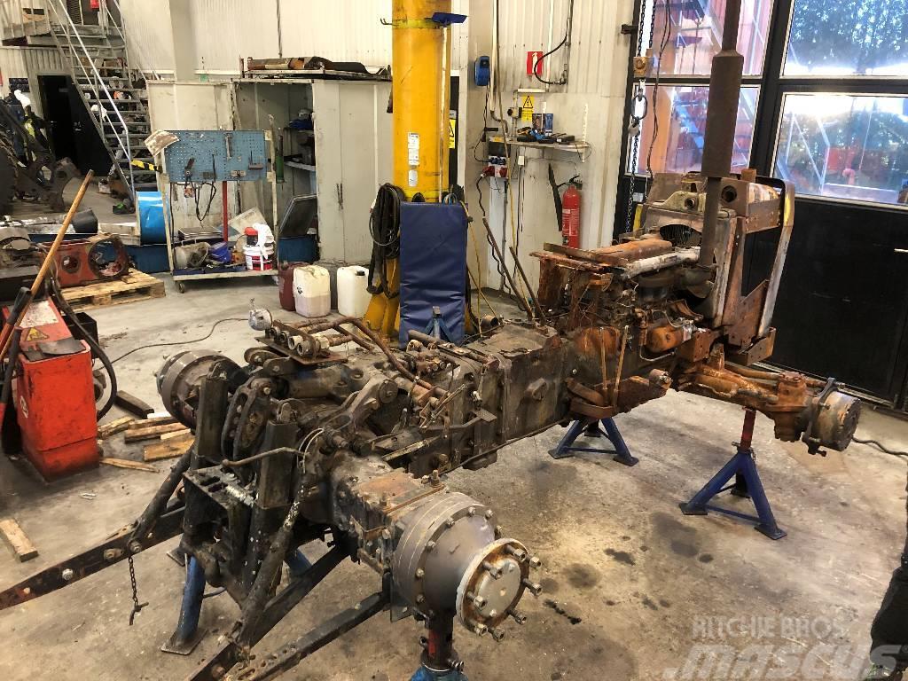 Massey Ferguson 265 4WD dismantled: only spare parts Ciągniki rolnicze
