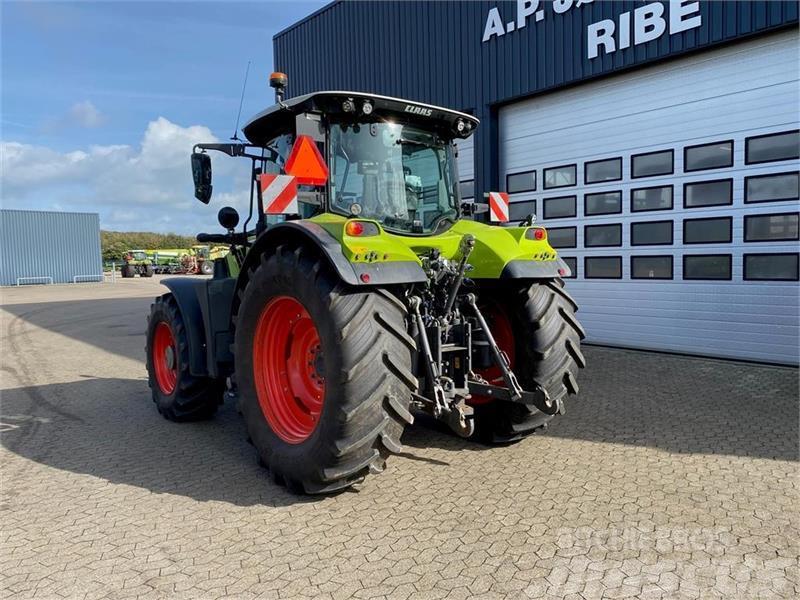 CLAAS ARION 650CIS+ Frontlift. Ciągniki rolnicze