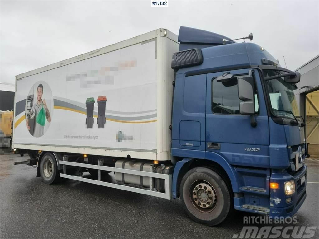 Mercedes-Benz Actros 1832 4x2 Box truck with lift and side openi Samochody ciężarowe ze skrzynią zamkniętą