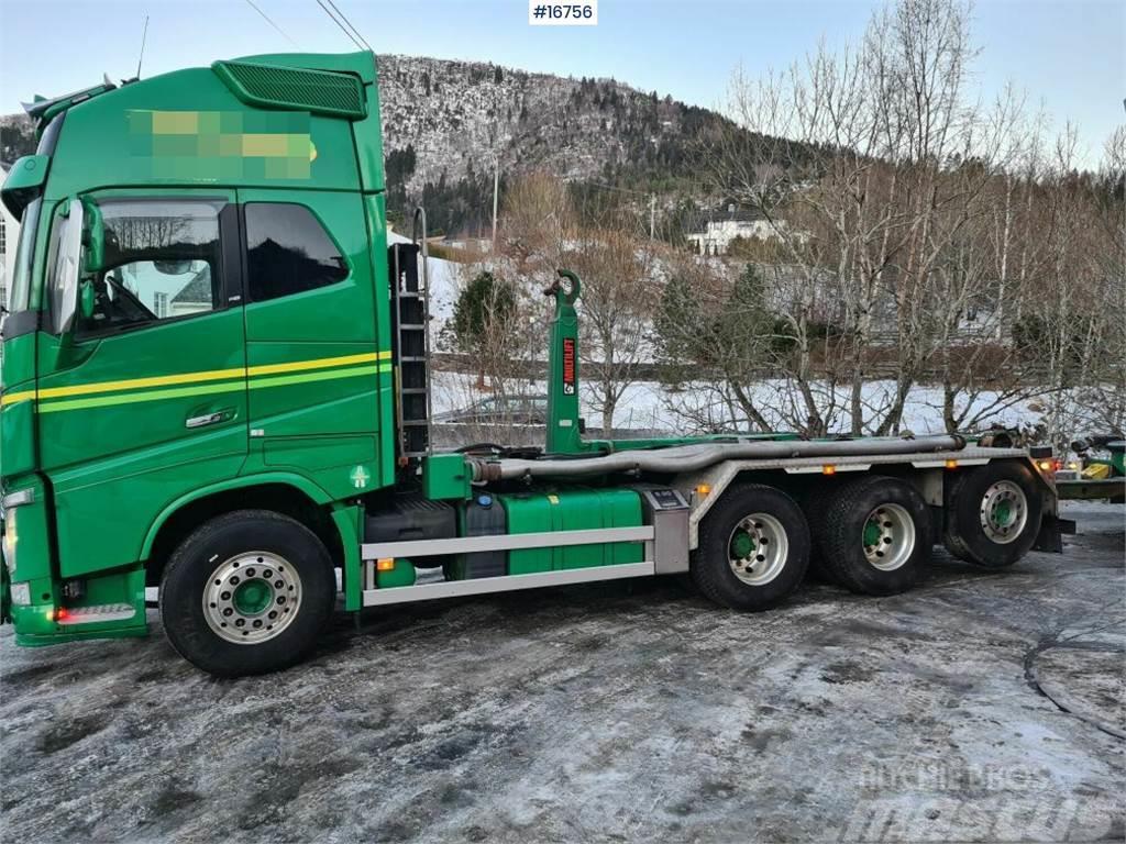 Volvo FH 8x4 hooklift truck w/ 24h multilift and compres Hakowce
