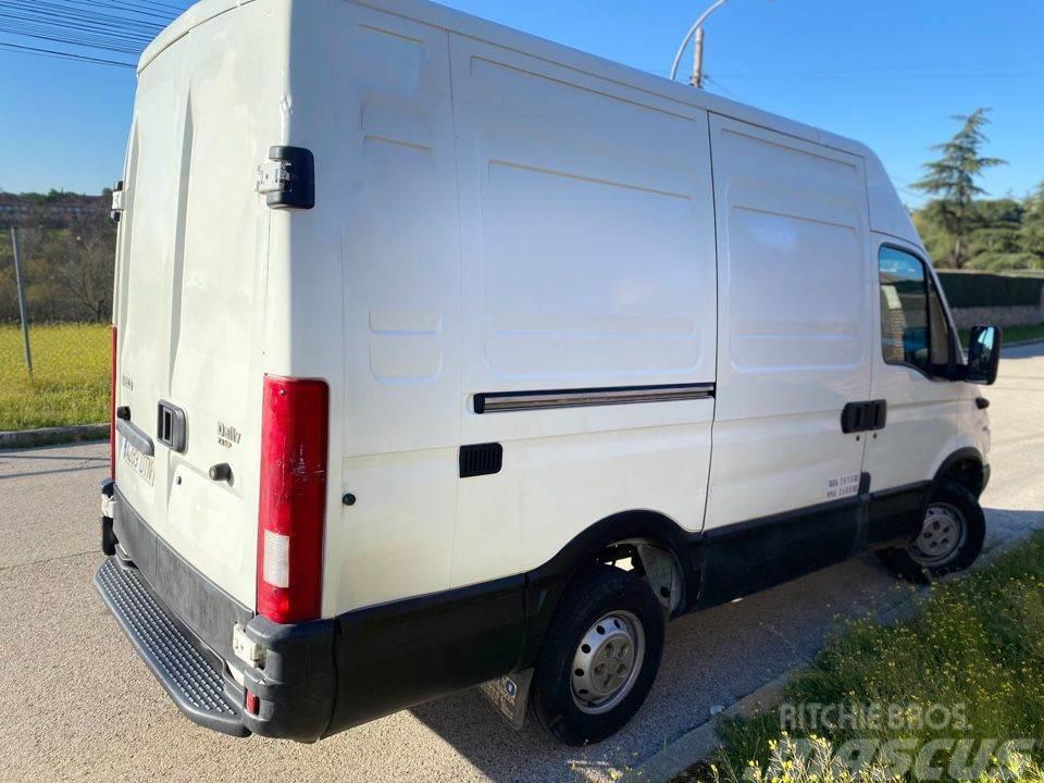 Iveco Daily Family 10m3 35S12 Largo RS Busy / Vany