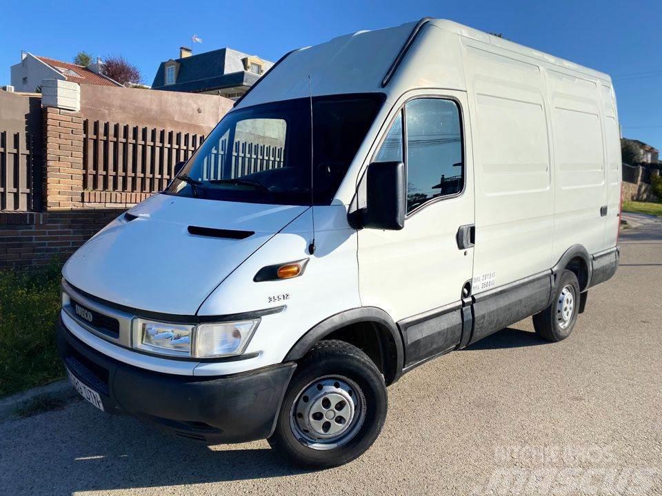 Iveco Daily Family 10m3 35S12 Largo RS Busy / Vany