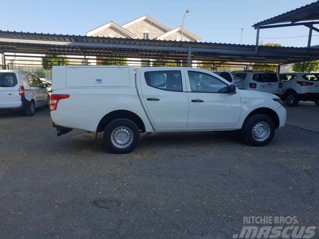 Mitsubishi L200 2.5DI-D Double Cab Motion Busy / Vany