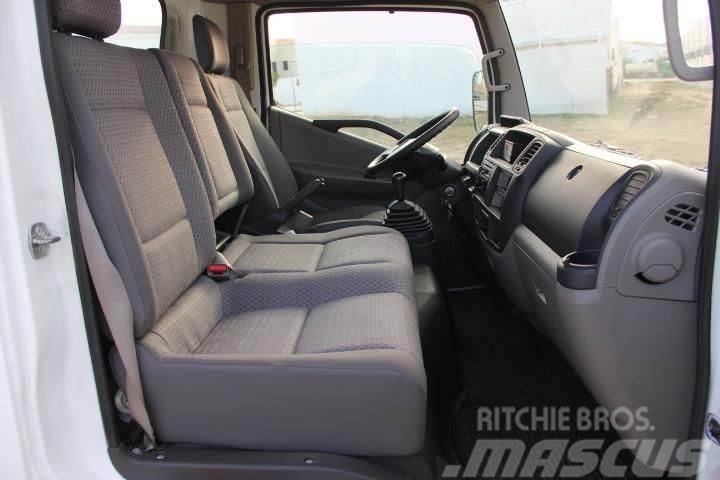 Nissan Cabstar 35 11/2 Corta Panel vans