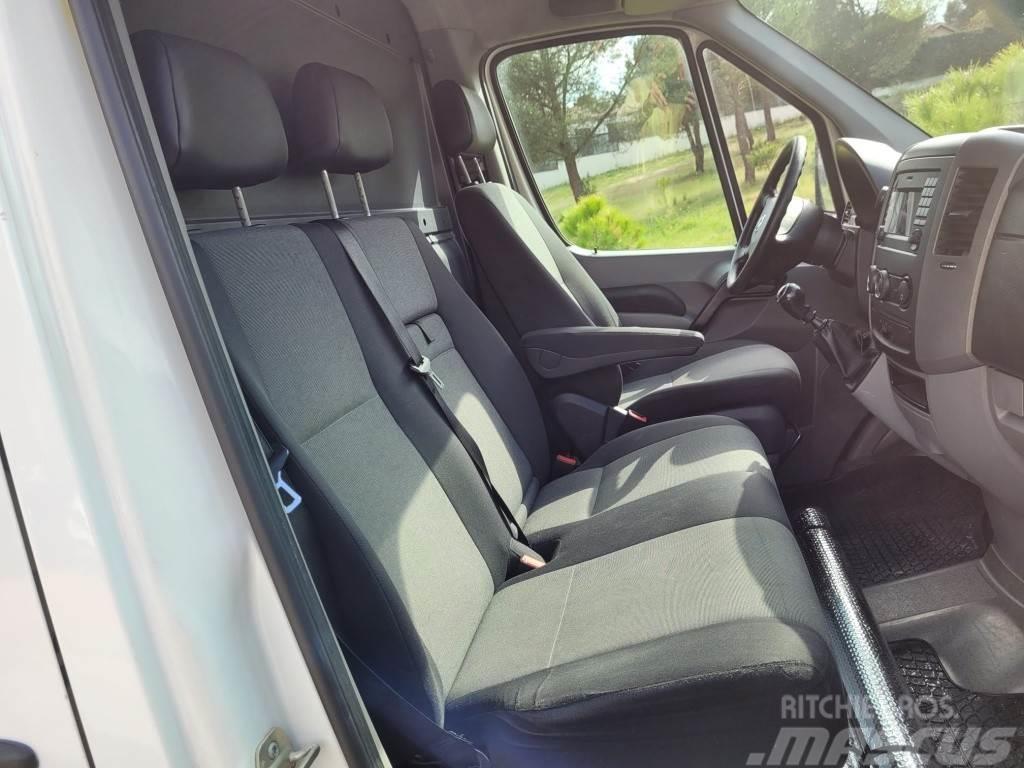 Volkswagen Crafter PRO Ch. DCb. BMT 35 R.Doble BM 136 Busy / Vany