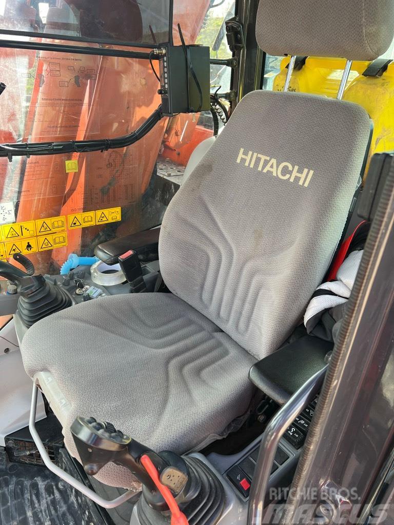 Hitachi ZX 135 US-6 Koparki gąsienicowe
