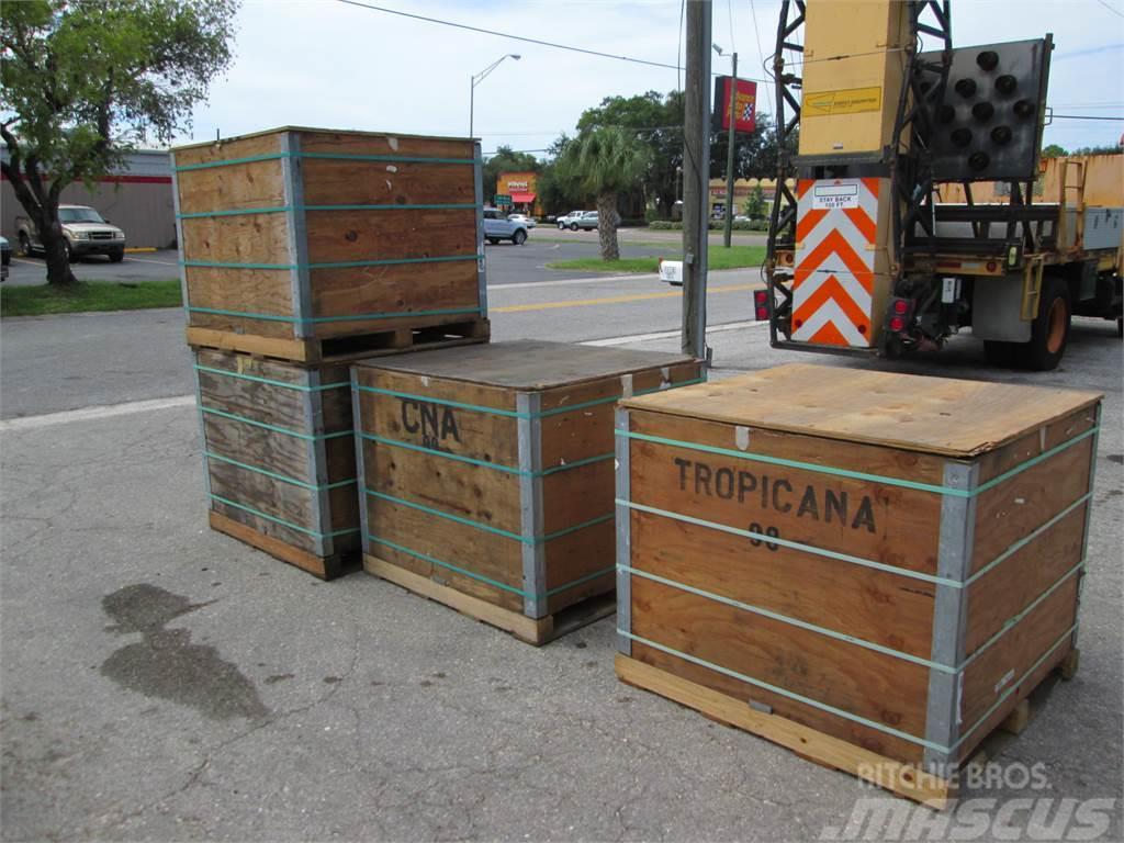  Shipping or Storage containers, boxes, wood crates Kontenery magazynowe