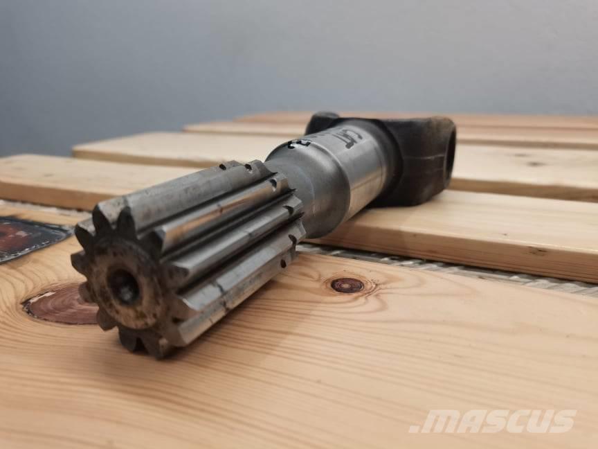 Caterpillar TH 360 axle Carraro} Mosty, wały i osie