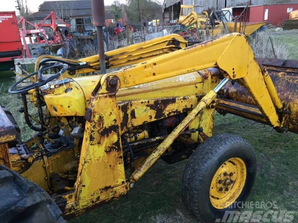 Massey Ferguson 135 Loader tractor £1750 Inne akcesoria