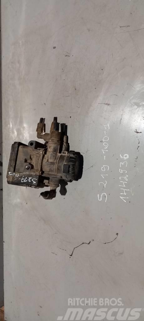 Scania R420 1442936 EBS valve Przekładnie i skrzynie biegów