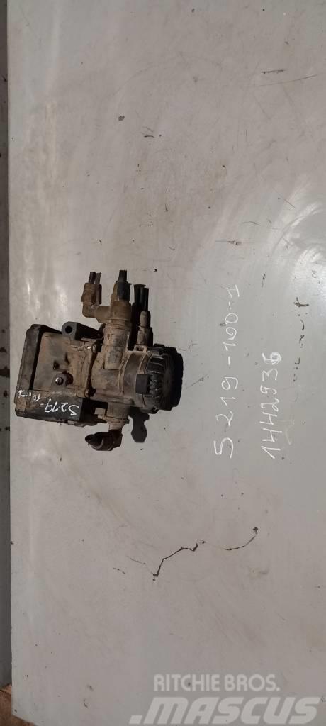 Scania R420 1442936 EBS valve Przekładnie i skrzynie biegów