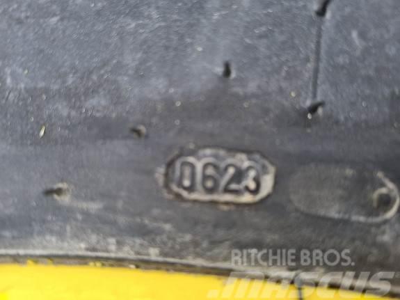 John Deere Hjul par: Trelleborg TM1060 520/60R28 Gul Opony, koła i felgi
