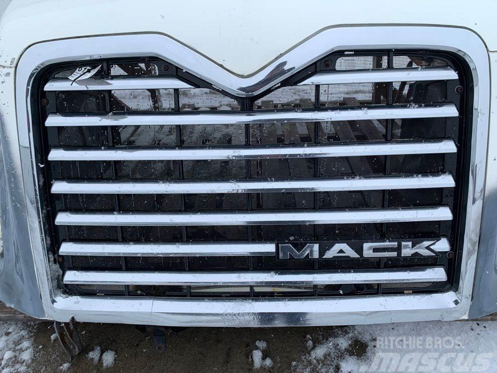 Mack Pinnacle CXU612 Kabiny i wnętrze