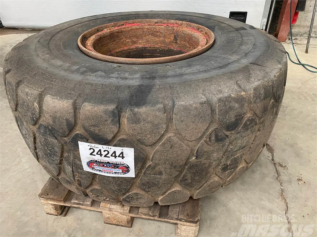  23.5xR25 Bridgestone dæk på fælg Opony, koła i felgi