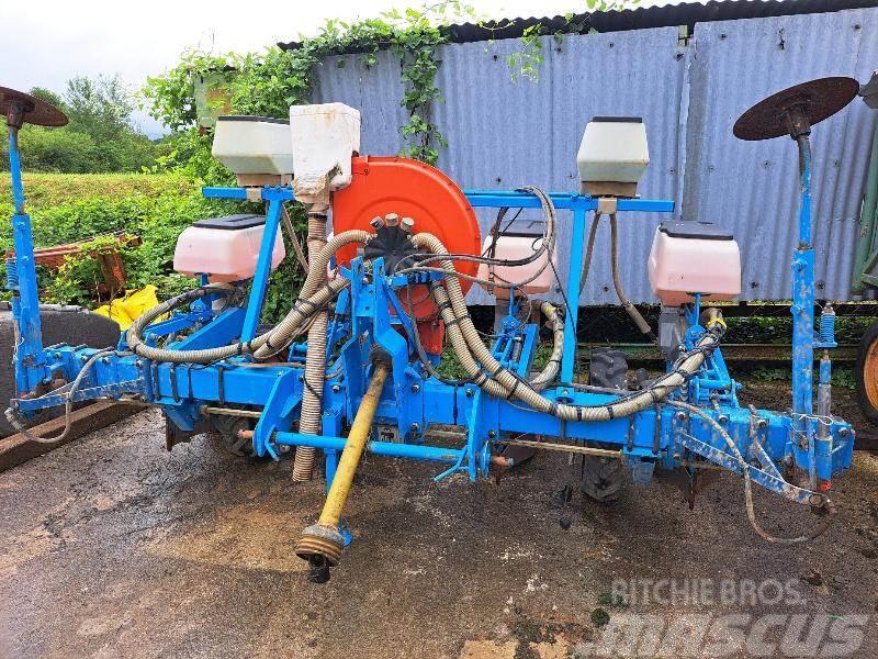 Ribouleau Monosem NG PLUS Precision sowing machines