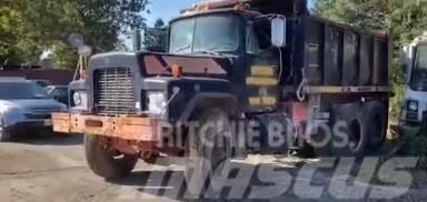 Mack RD690SX Dump Truck Wywrotki