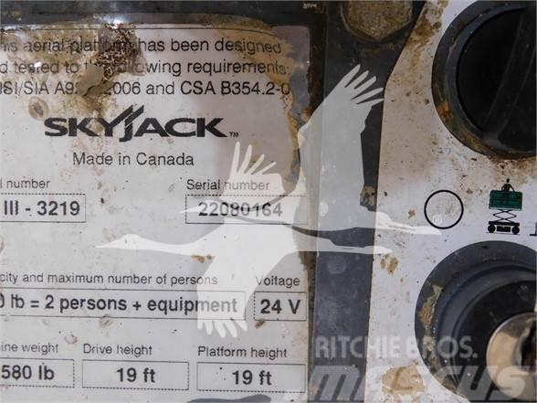 SkyJack SJIII3219 Podnośniki nożycowe