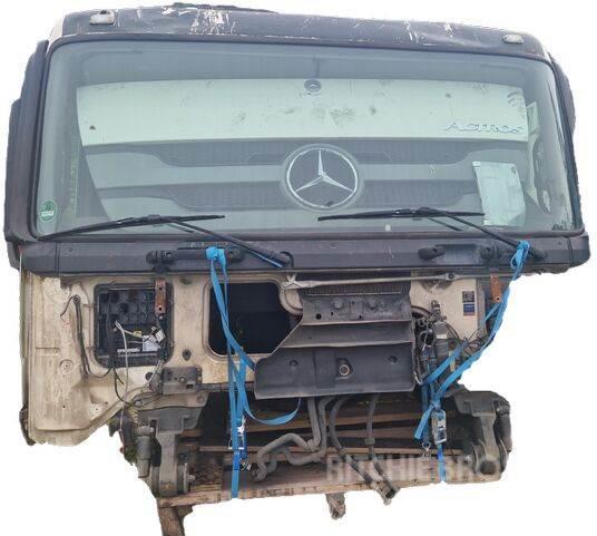 Mercedes-Benz /Tipo: V90 R.3.44-1 / Cabine completa Mercedes Act Kabiny i wnętrze