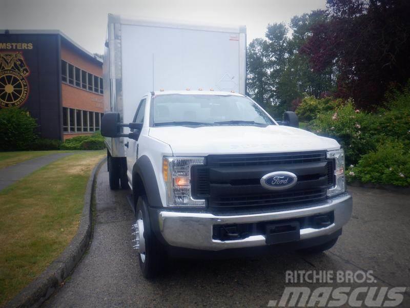 Ford F-550 Busy / Vany